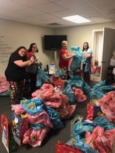 LMMDI 2018 Ladies Gettting Children's presents ready